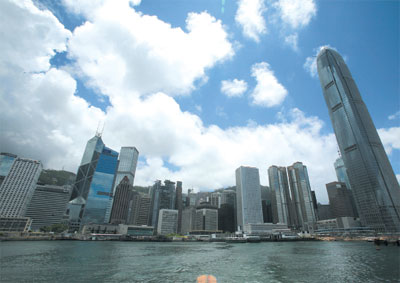 內地孕婦湧香港產子    港府收閘