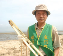 中國海漂垃圾搶灘金門