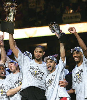 NBA:  橫掃騎士四奪總冠軍  馬刺王朝初現