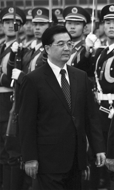 傳薄案免「政變」處置  胡連任軍委主席內幕