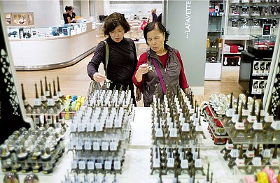 >中國遊客文明禮儀 亟待改進