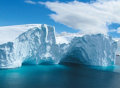 >南極冰下巨型隧道 地心世界入口？