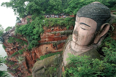 >歷經千年風雨 樂山大佛緣何流淚