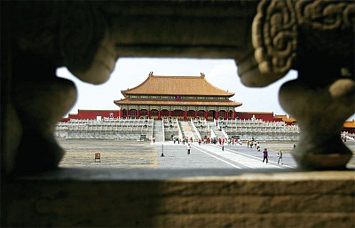 中共黨政不分 外國人看不懂