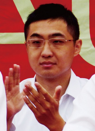 鄧小平嫡孫傳將升職  江澤民曾惡整鄧家人
