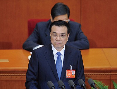 李克強開會提「放管服」拿小食店批上海
