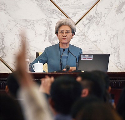 兩會人大發言人透露兩大經濟信息
