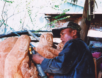 毛哥 排灣族的木雕魔術師