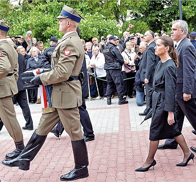波共領袖雅魯澤爾斯基國葬引爆風波